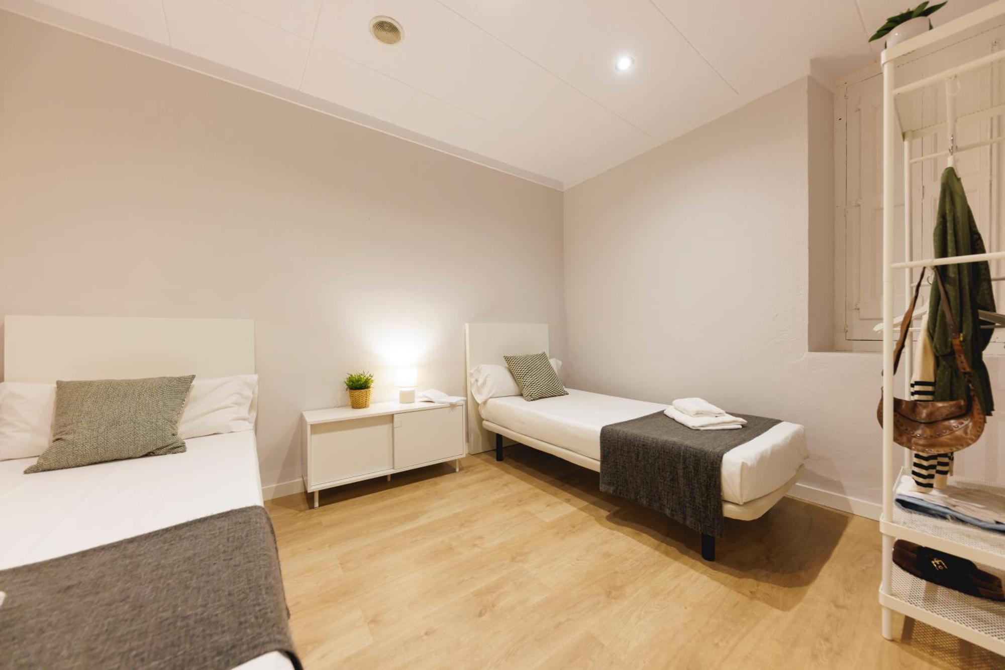 Bravissimo Apartaments Mora 4 Girona Ngoại thất bức ảnh