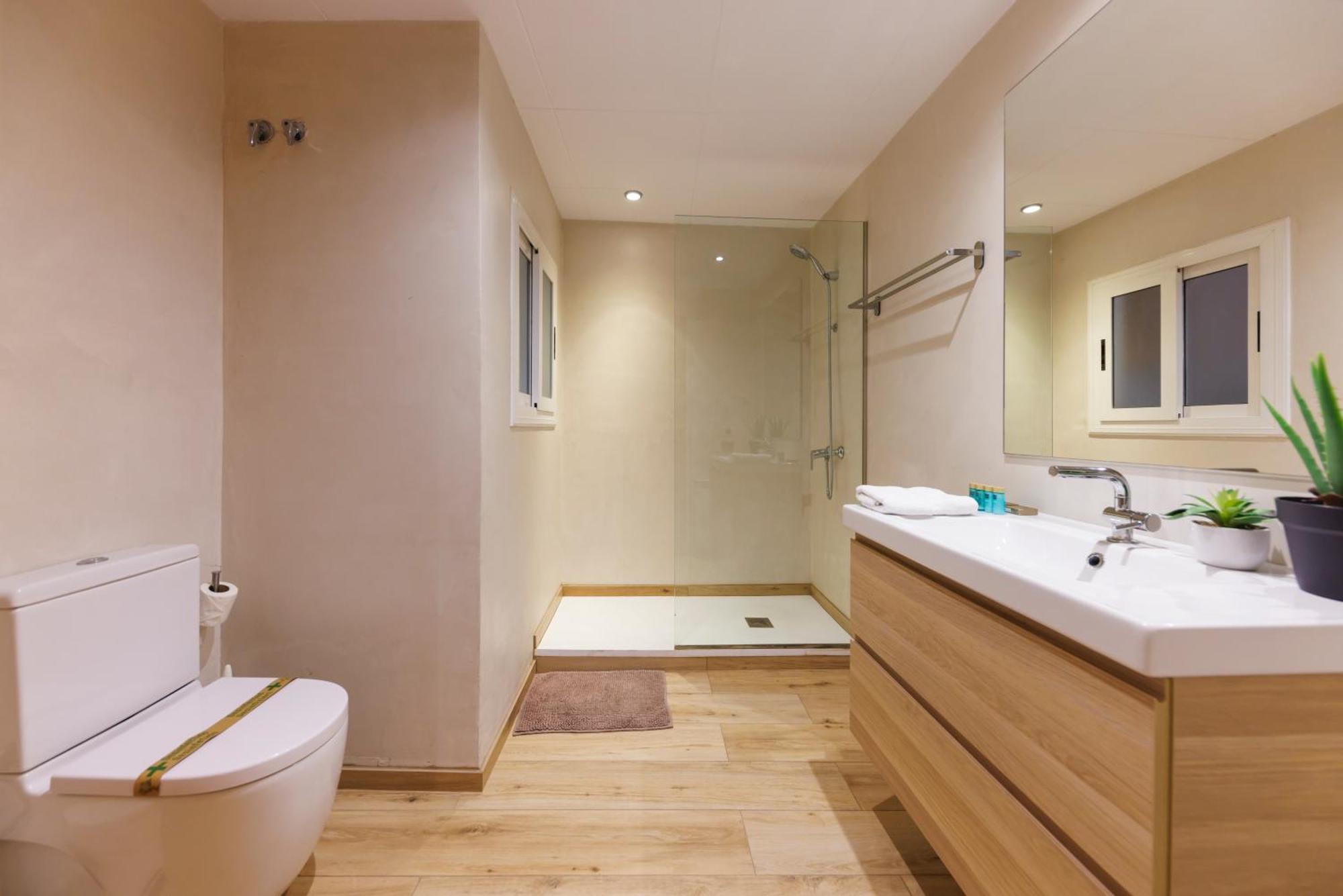 Bravissimo Apartaments Mora 4 Girona Ngoại thất bức ảnh