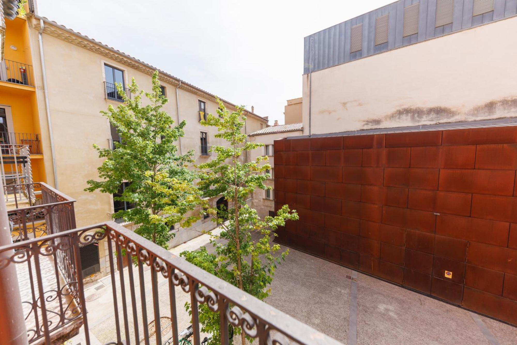 Bravissimo Apartaments Mora 4 Girona Ngoại thất bức ảnh