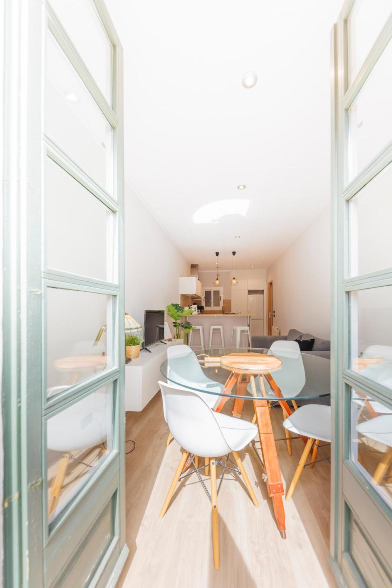 Bravissimo Apartaments Mora 4 Girona Ngoại thất bức ảnh