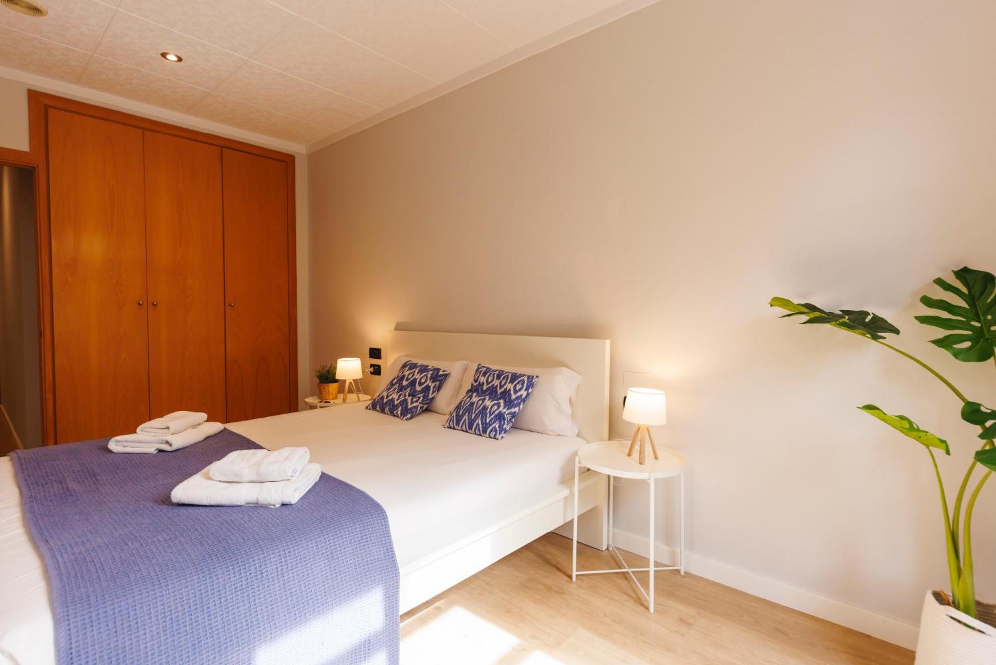 Bravissimo Apartaments Mora 4 Girona Ngoại thất bức ảnh