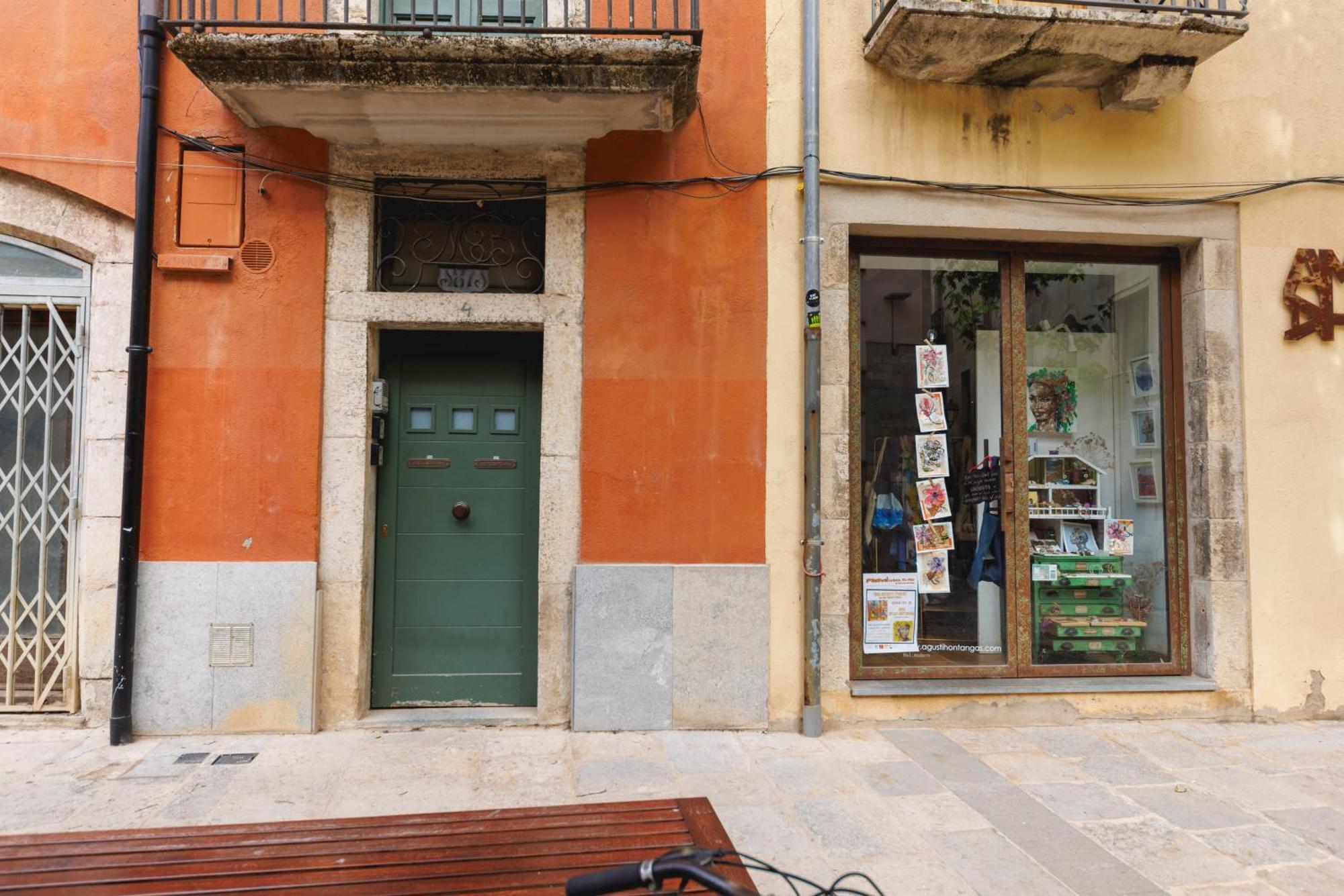 Bravissimo Apartaments Mora 4 Girona Ngoại thất bức ảnh