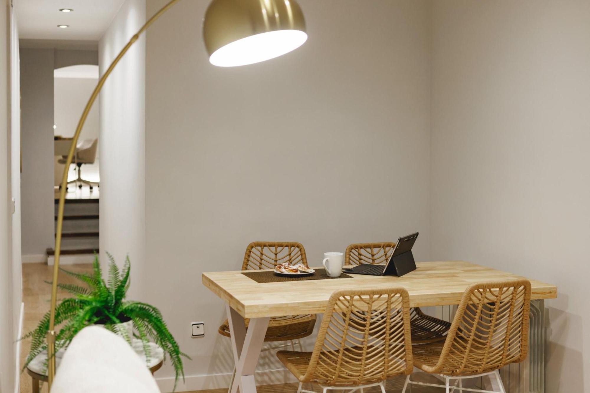 Bravissimo Apartaments Mora 4 Girona Ngoại thất bức ảnh