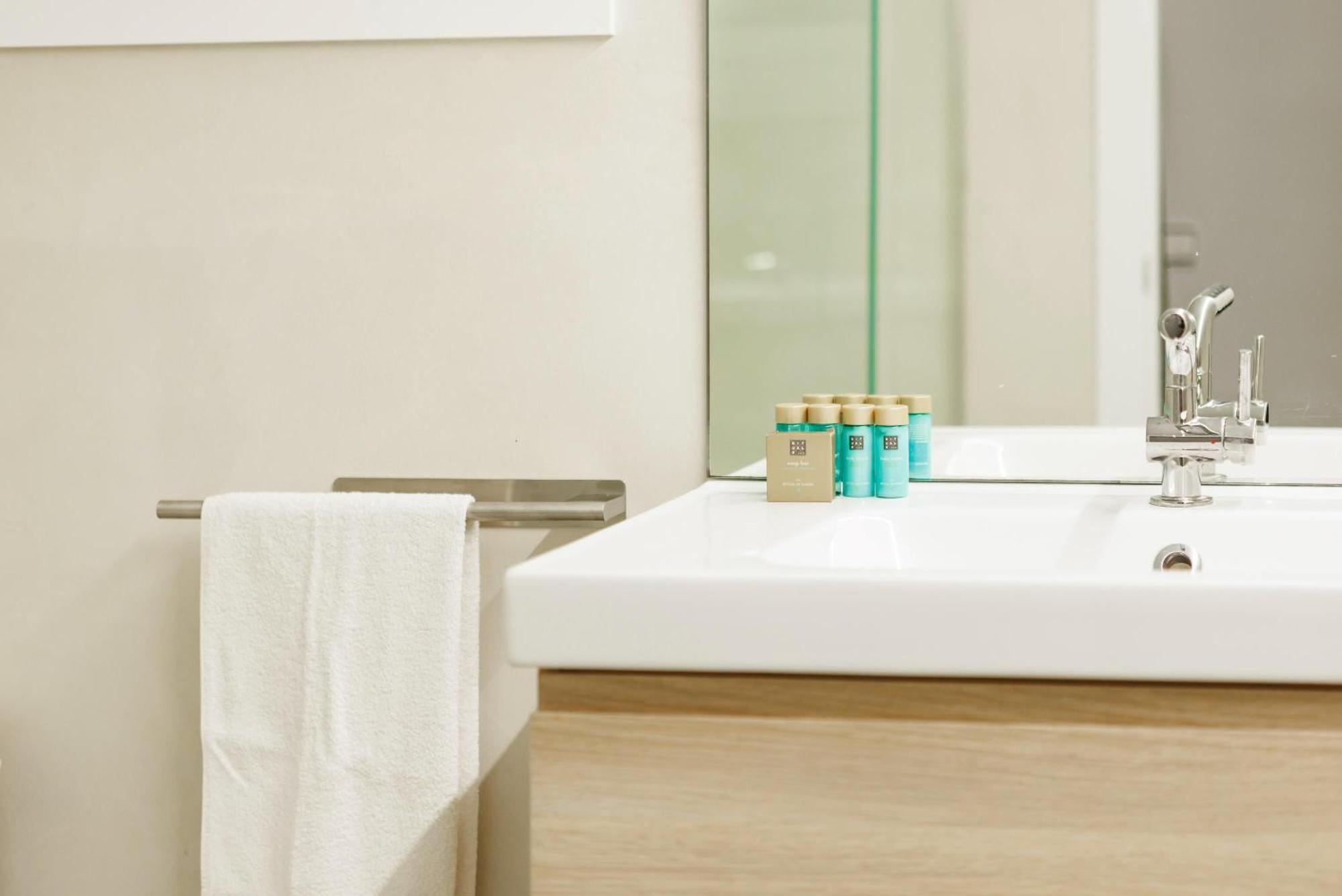 Bravissimo Apartaments Mora 4 Girona Phòng bức ảnh