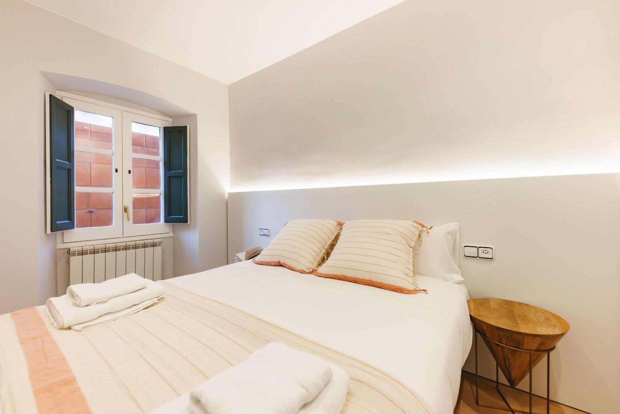 Bravissimo Apartaments Mora 4 Girona Ngoại thất bức ảnh
