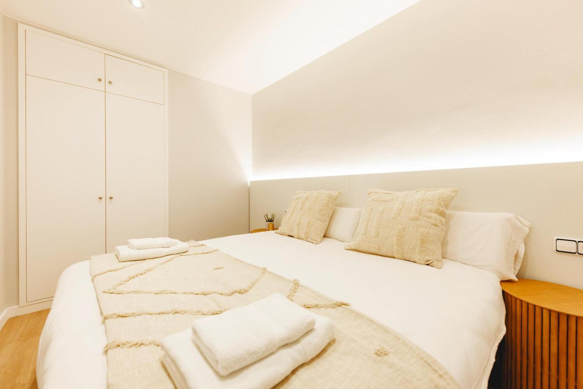Bravissimo Apartaments Mora 4 Girona Ngoại thất bức ảnh